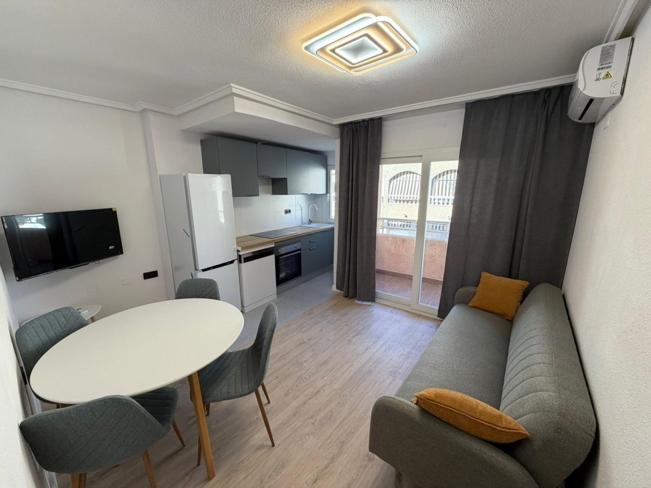 2 dormitorios apartamento en venta en Torrevieja, Alicante, Comunidad Valenciana, Spain № 370029