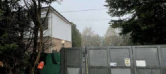 154m² Commercial property in Ferrara, Italy No. 340889 3