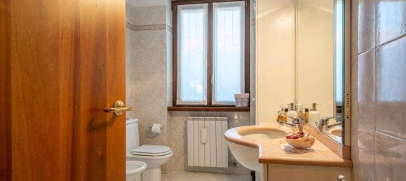 Villa de 4 habitaciónes en Magnago, Italy No. 35950 45