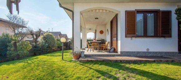 Villa de 4 habitaciónes en Magnago, Italy No. 35950 8