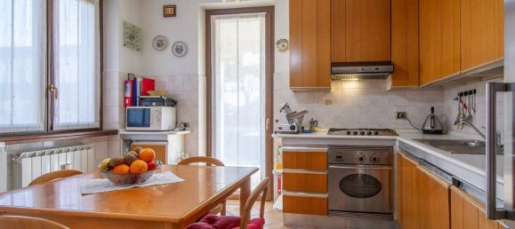 Villa de 4 habitaciónes en Magnago, Italy No. 35950 23