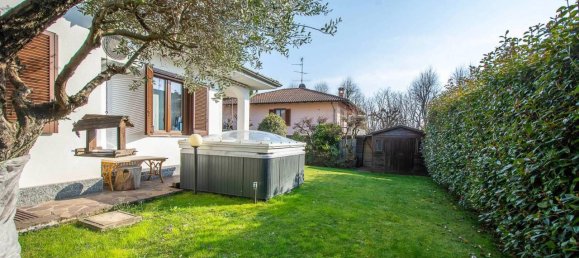 Villa de 4 habitaciónes en Magnago, Italy No. 35950 5