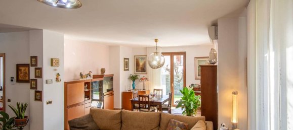 Villa de 4 habitaciónes en Magnago, Italy No. 35950 14