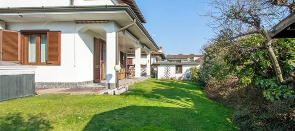 Villa de 4 habitaciónes en Magnago, Italy No. 35950 2