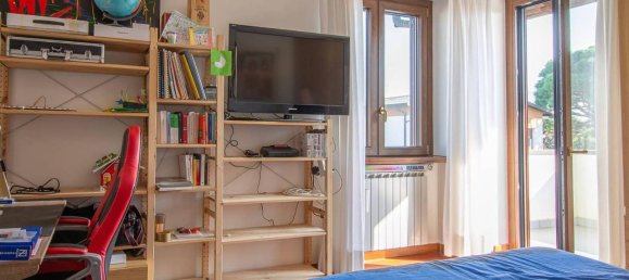 Villa de 4 habitaciónes en Magnago, Italy No. 35950 35