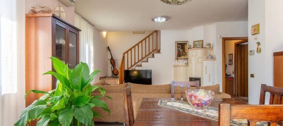 Villa de 4 habitaciónes en Magnago, Italy No. 35950 19