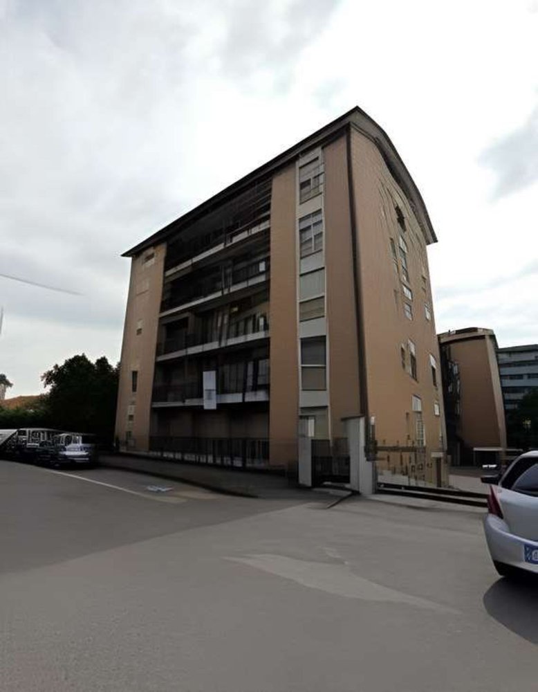 Apartamento de 4 divisões em Monza, Italy N.º 3742