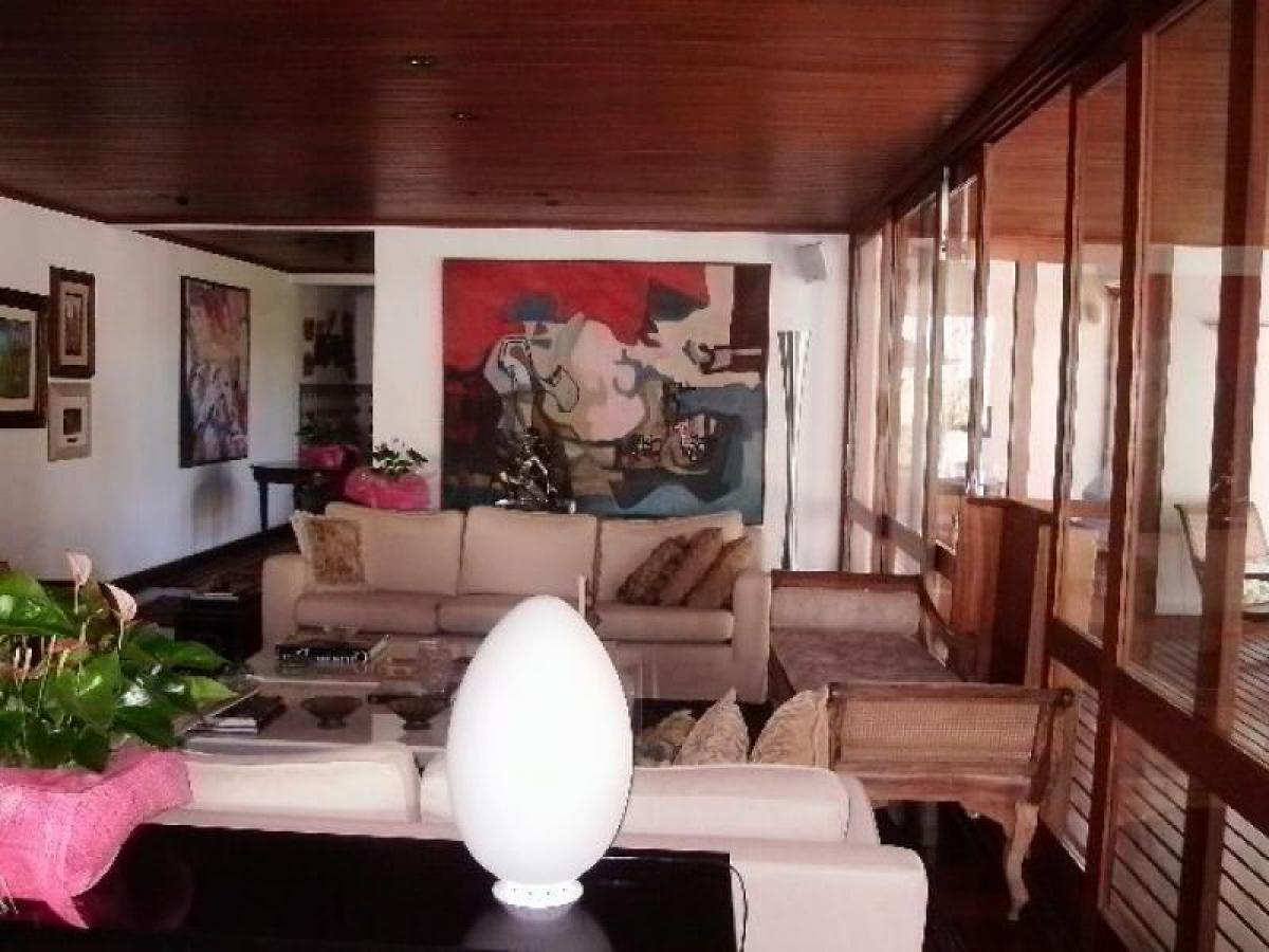 Casa de 5 dormitorios en Sao Paulo, Brazil No. 487309