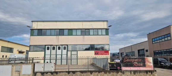 Lagerhaus in Assisi, Italy 330m², Nr. 156363 2