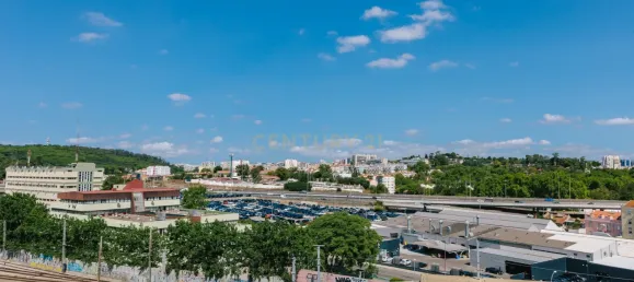 3 bedrooms Apartment in Lisbon, Portugal No. 9734 45