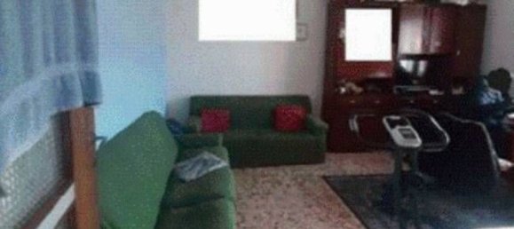 3 rooms Apartment in Piacenza, Italy No. 274347 2