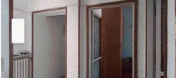 3 rooms Apartment in Piacenza, Italy No. 274347 3