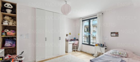 4 bedrooms House in Paris, France No. 345059 11