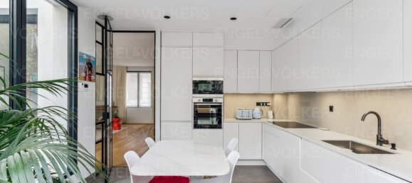 4 bedrooms House in Paris, France No. 345059 6