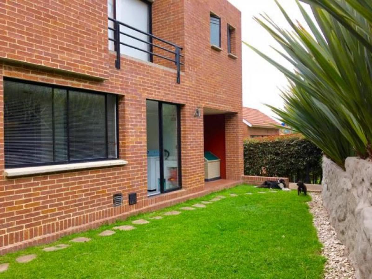 3 bedrooms House in Bogota, Colombia No. 11998