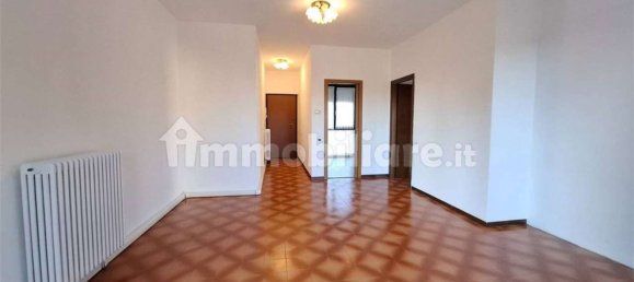 3 rooms Apartment in Veniano, Italy No. 235872 6