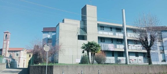 3 rooms Apartment in Veniano, Italy No. 235872 13