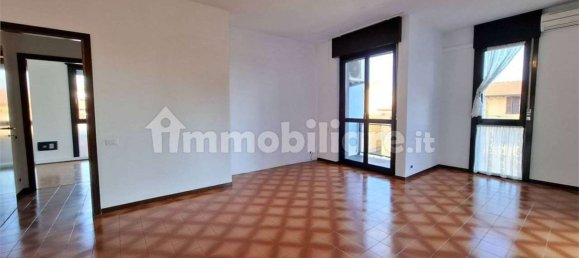 3 rooms Apartment in Veniano, Italy No. 235872 2