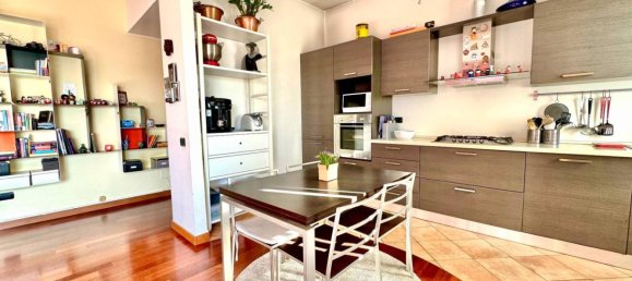 Квартира с 2 спальнями в Лиссоне, Италия № 185362 6