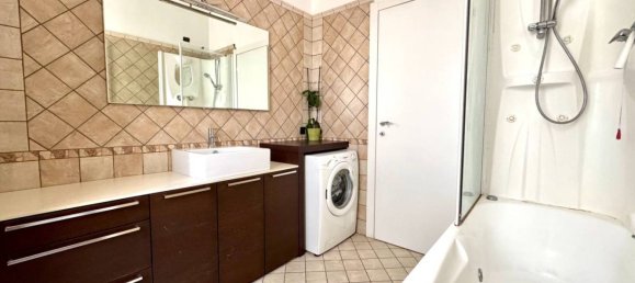 Квартира с 2 спальнями в Лиссоне, Италия № 185362 24