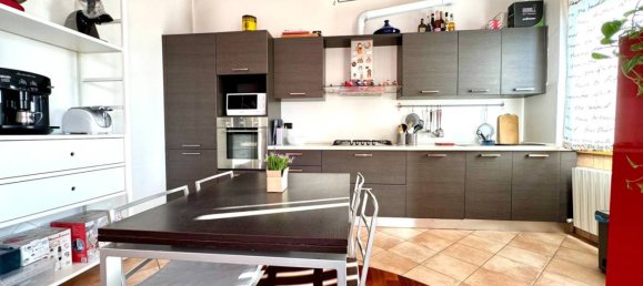 Квартира с 2 спальнями в Лиссоне, Италия № 185362 2