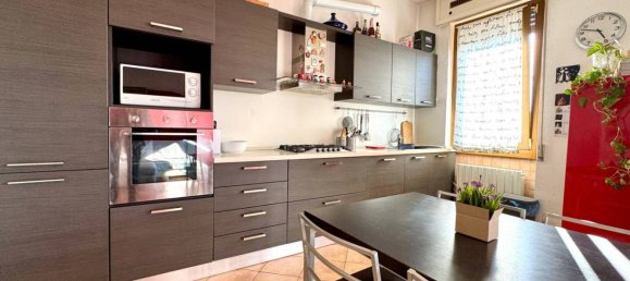 Квартира с 2 спальнями в Лиссоне, Италия № 185362 4