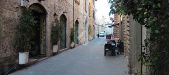 Коммерческая недвижимость с 2 комнатами в Сан Бенедетто дель Тронто, Италия № 89664 10