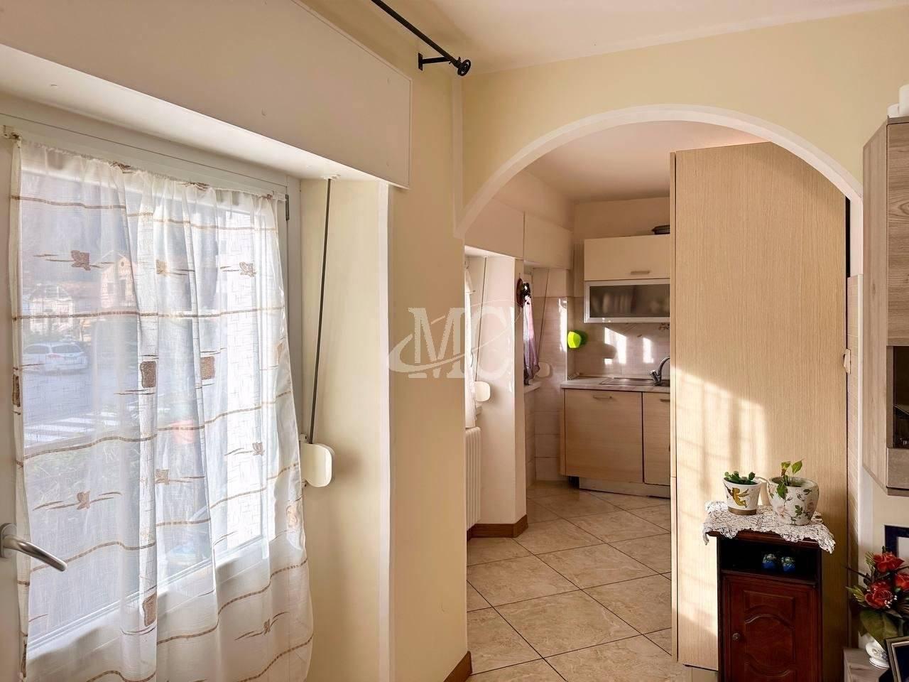 3-salle Appartement à Ala, Italy No. 30201