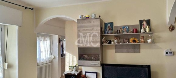 3-salle Appartement à Ala, Italy No. 30201 8