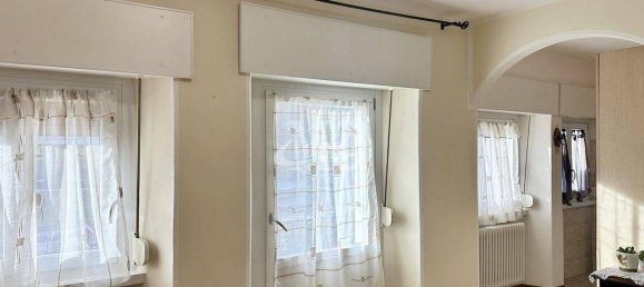 3-salle Appartement à Ala, Italy No. 30201 3