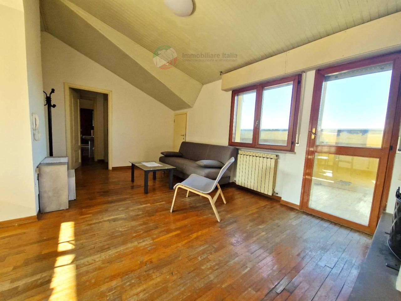 Ático de 3 habitaciónes en Morciano di Romagna, Italy No. 32476