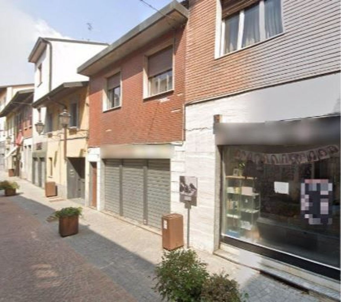 Gewerbliche Immobilie in Cornaredo, Italy 80m², Nr. 364802