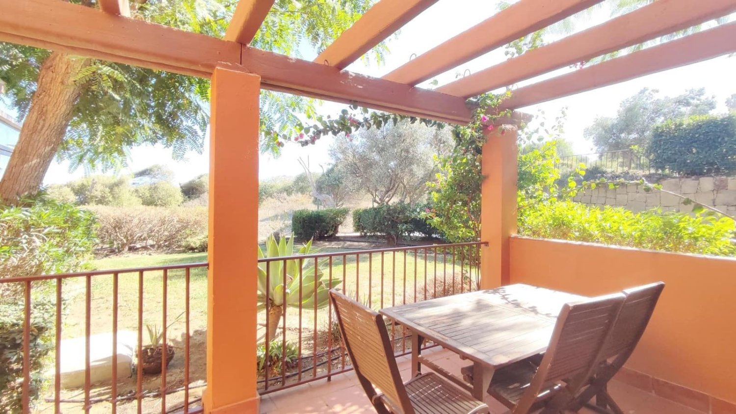 2 bedrooms Apartment in La Linea de la Concepcion, Spain No. 210059