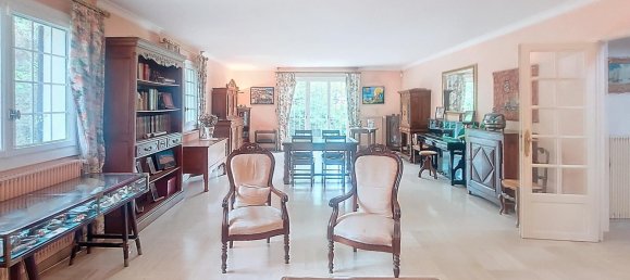 6 bedrooms House in Saint-Pryve-Saint-Mesmin, France No. 216171 3