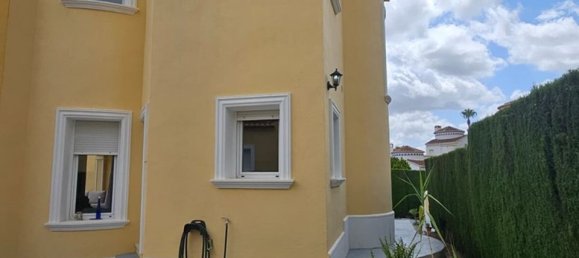 3 bedrooms House in Pedreguer, Spain No. 188282 18