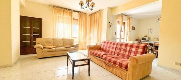 Apartamento de 2 dormitorios en Termoli, Italy No. 212467 2