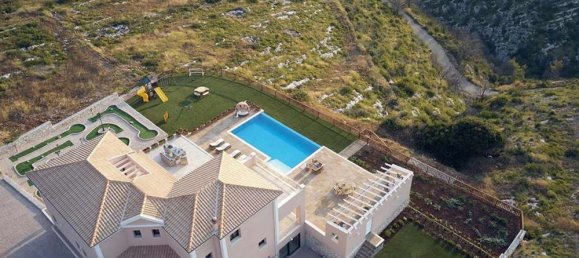 Propiedad comercial de 5 dormitorios en Zakynthos, Greece No. 698 19