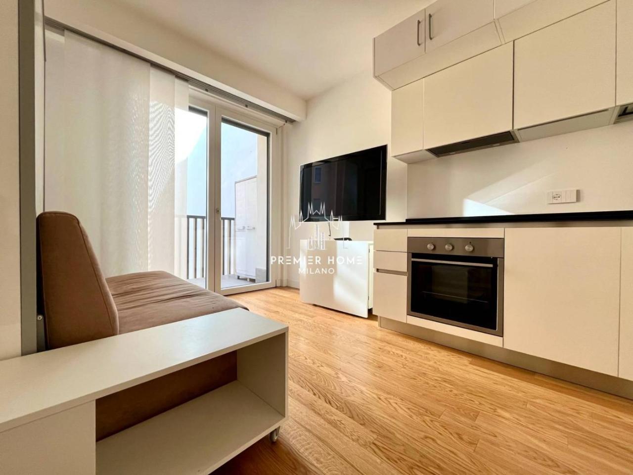 Studio in Milan, Italy No. 242351