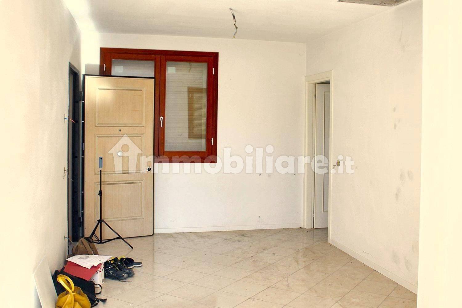 Квартира с 2 спальнями в Фиренцуола, Италия № 188565