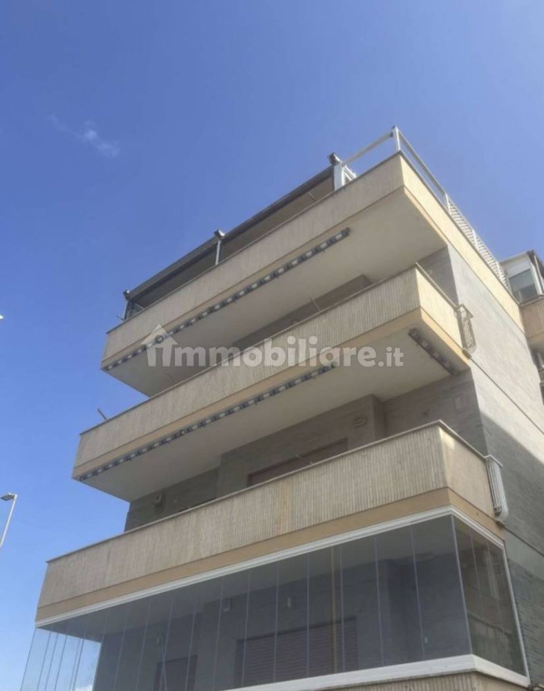 3 Schlafzimmer Wohnung in Rome, Italy, Nr. 315098