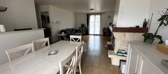 3 bedrooms House in Sours, France No. 73285 10