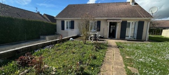 3 bedrooms House in Sours, France No. 73285 3