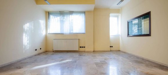 4 rooms Apartment in Sesto San Giovanni, Italy No. 342850 4