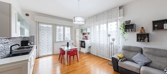 Apartamento de 3 habitaciónes en Salò, Italy No. 298290 7