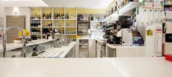 3 bedrooms House in Ferrara, Italy No. 167228 5