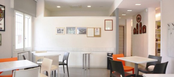 3 bedrooms House in Ferrara, Italy No. 167228 10