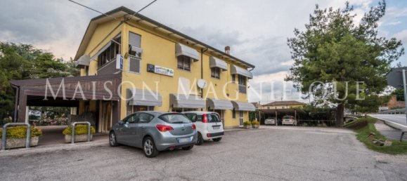 3 bedrooms House in Ferrara, Italy No. 167228 14