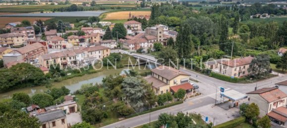 3 bedrooms House in Ferrara, Italy No. 167228 27