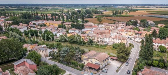 3 bedrooms House in Ferrara, Italy No. 167228 26