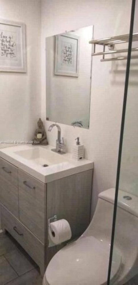 Дом с 3 спальнями в Майами, США № 222117